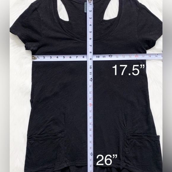Left Of Center Anthropologie  Black Tee With Pockets - Picture 5 of 7